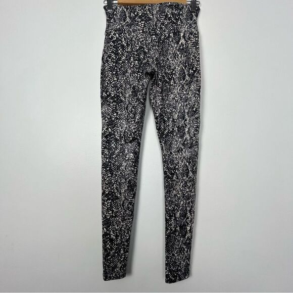 NWOT SPANX Faux Leather Snake Shine Leggings - Picture 10 of 14